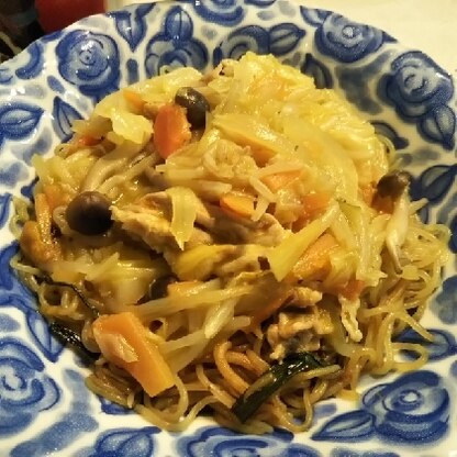 ダイエット中？！(万年)ですがたっぷり食べたくて作ってみました。
満足感あり、冷蔵庫の野菜一掃美味しかったです。また作りまーす